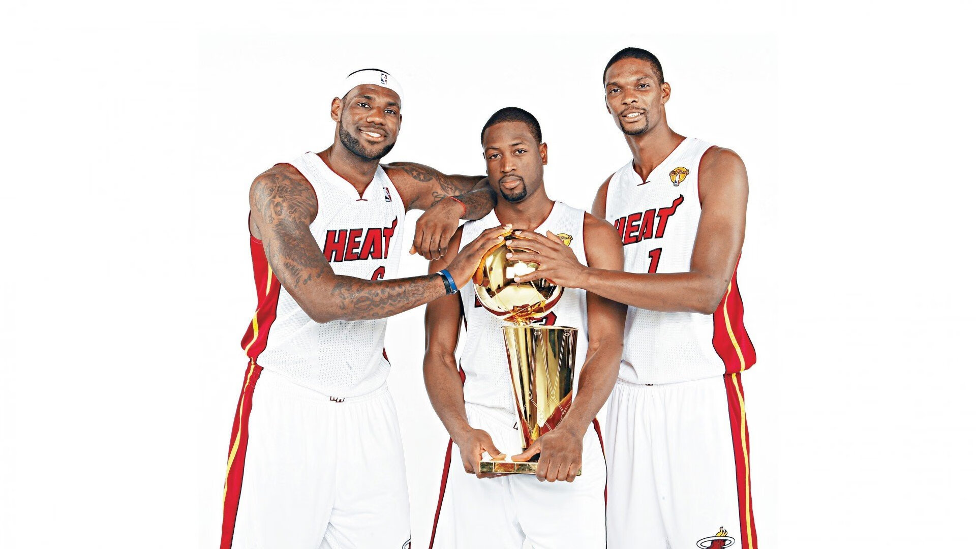 共享篮球场在城市社区广泛铺开，方便群众体育，共享篮球场项目